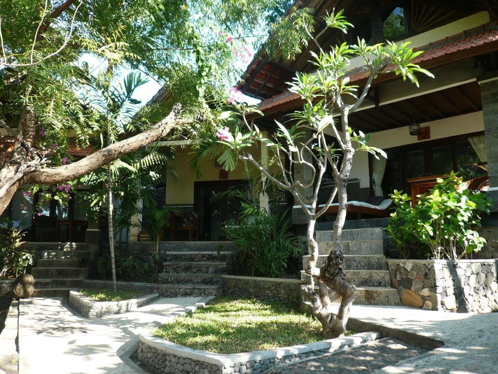 Wawa Wewe II Villas Amed  Exterior photo